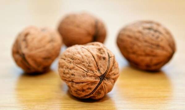 Jíst ořechy pomůže odstranit problémy s potencí